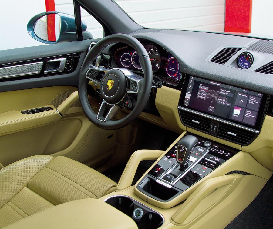 Интерьер Porsche Cayenne S (PO536) 2018 года  (CIS) (фото 2 из 4)